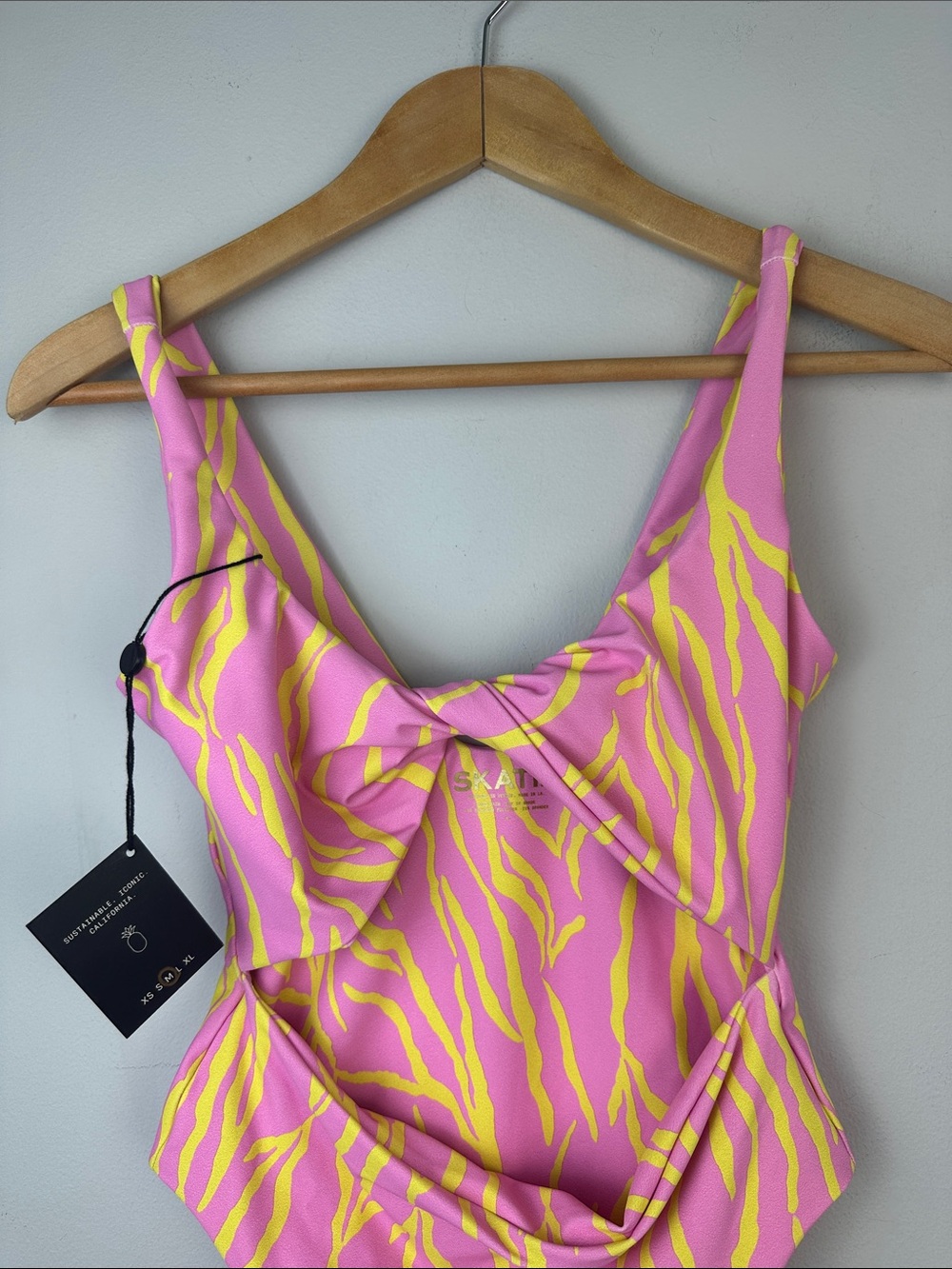 NEW Skatie Chloe One Piece Swimsuit Medium in Cabo Print Moderate Coverage Beach - Picture 4 of 16